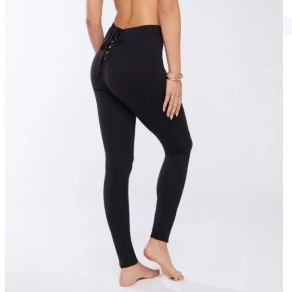Savage × Fenty Leggings w. Open Back